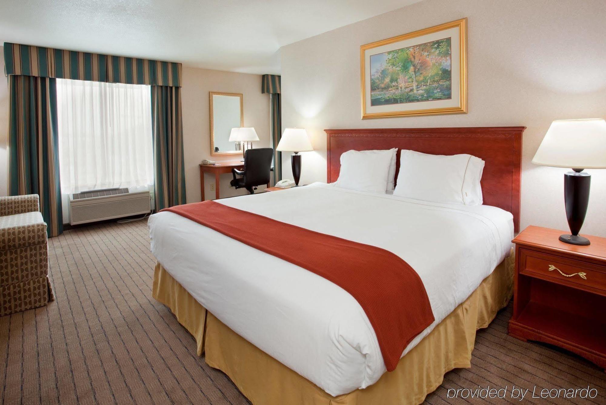 Holiday Inn Express Lawrence By Ihg Exterior foto